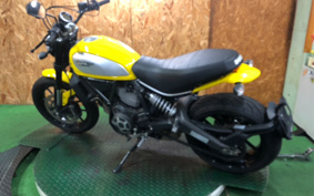 DUCATI SCRAMBLER ICON 2015