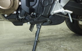 HONDA CB650R E-Clutch 2025 RH17