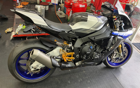 YAMAHA YZF-R1 M 2018 RN49