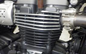 TRIUMPH STREET TWIN 2020