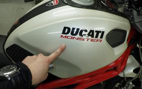DUCATI MONSTER 696 2010