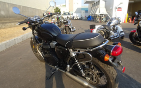 TRIUMPH BONNEVILLE T100 2022 DAD70G