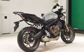 HONDA CB650R E-Clutch 2025 RH17