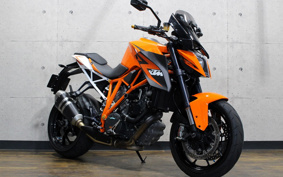 KTM 1290 SUPER DUKE R 2015 V3940
