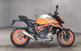 KTM 1290 SUPER  DUKE R V3940