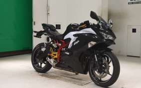 KAWASAKI ZX-25R 2004 ZX250E