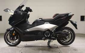 YAMAHA T-MAX 560 2026 SJ21J