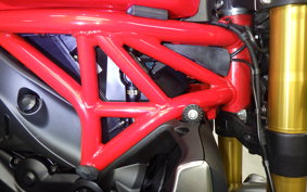 DUCATI M1200 S 2015