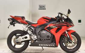 HONDA CBR1000RR 2006 SC57