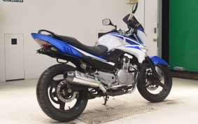 SUZUKI GSR250 2016