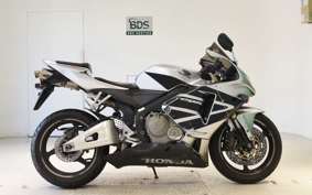 HONDA CBR600RR GEN 2 2010 PC37