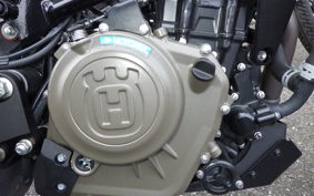 HUSQVARNA SVARTPILEN 401 2023