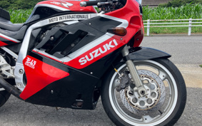 SUZUKI GSX-R750 1988 GR77C