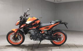 KTM 890 DUKE GP TU940