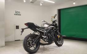 TRIUMPH STREET TRIPLE R 2023