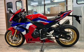 HONDA CBR1000RR-R FB SP 2023 SC82