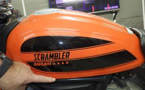 DUCATI SCRAMBLER SIXTY2 2016