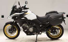 SUZUKI Vｽﾄﾛｰﾑ650XTA 2023 C733M