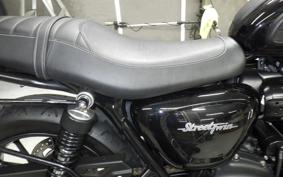 TRIUMPH STREET TWIN