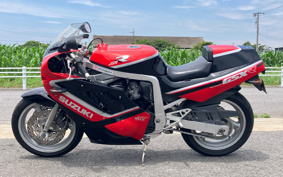 SUZUKI GSX-R750 1988 GR77C