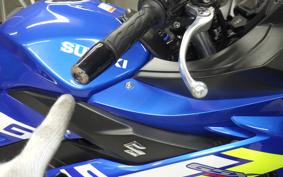 SUZUKI GSX250RA 2005