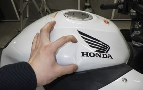 HONDA CBR650F 2017 RC83