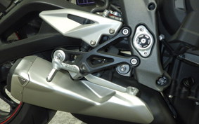 TRIUMPH STREET TRIPLE R 2021