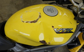 HONDA VTR 250 MC33