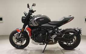 TRIUMPH TRIDENT 660 2023