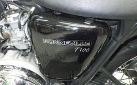 TRIUMPH BONNEVILLE T100 2006