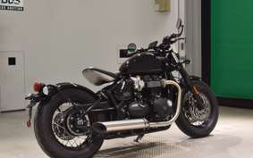 TRIUMPH BONNEVILLE BOBBER 2025