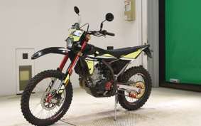 FANTIC XEF125 2024