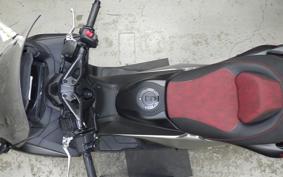 YAMAHA T-MAX 560 2026 SJ21J
