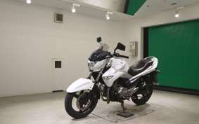 SUZUKI GSR250