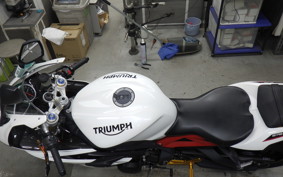 TRIUMPH DAYTONA 675 R 2015