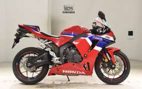 HONDA CBR600RR 2024 PC40