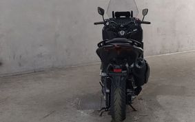 YAMAHA T-MAX 560 SJ21J