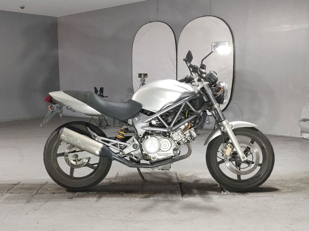 Фото Honda VTR 250 2002 с японского аукциона