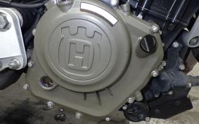 HUSQVARNA SVARTPILEN 250