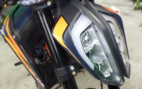 KTM 890 DUKE R 2022