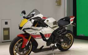 YAMAHA YZF-R1 2022