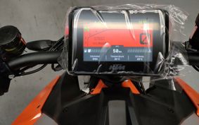 KTM 1290 SUPER  DUKE R V3940
