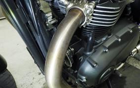 TRIUMPH STREET TWIN 2021