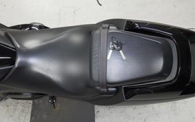 HONDA NM4 VULTUS -01 2018 RC82