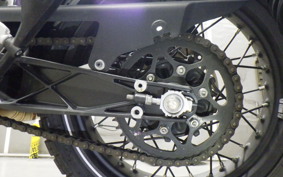 HUSQVARNA SVARTPILEN 125 2010