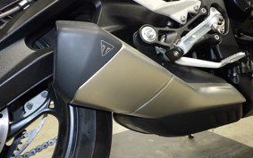 TRIUMPH STREET TRIPLE RS 2025
