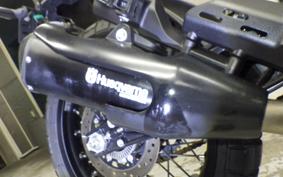 HUSQVARNA SVARTPILEN 125 2003
