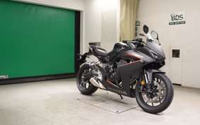 HONDA CBR650R E-Clutch 2026 RH17