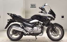 SUZUKI GSR250F