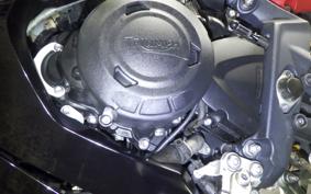 TRIUMPH DAYTONA 675 R 2015